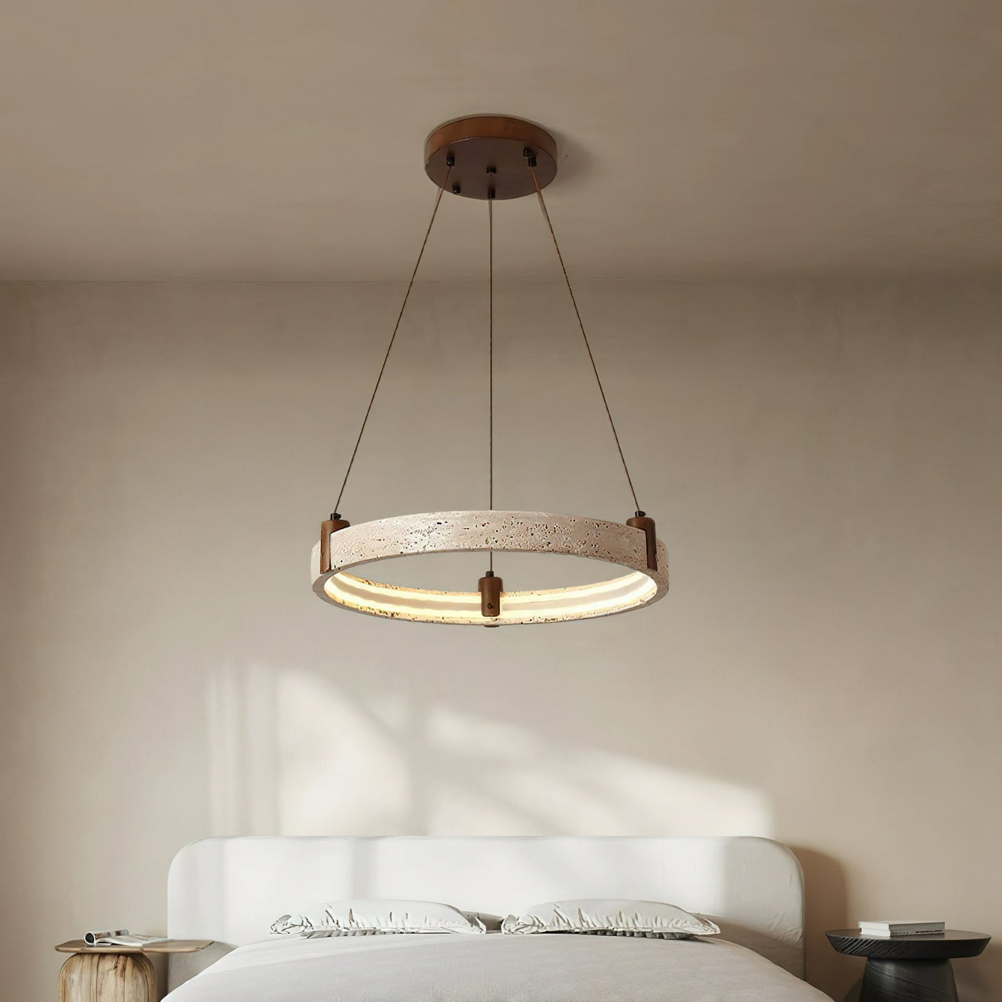 Travertijn Ring Kroonluchter – Natuursteen Hanglamp met Walnoot Hout en Geïntegreerde LED | Scandinavisch Design voor Woon- en Eetkamer
