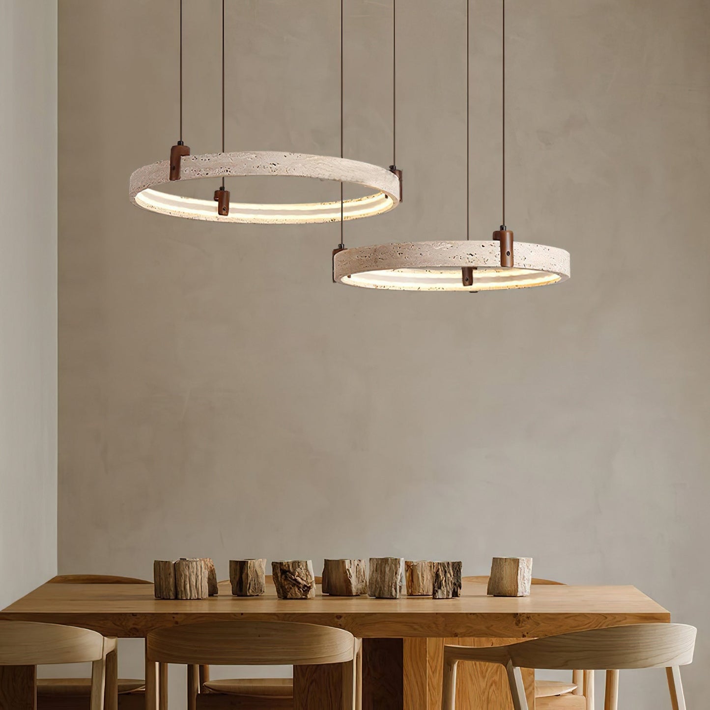 Travertijn Ring Kroonluchter – Natuursteen Hanglamp met Walnoot Hout en Geïntegreerde LED | Scandinavisch Design voor Woon- en Eetkamer