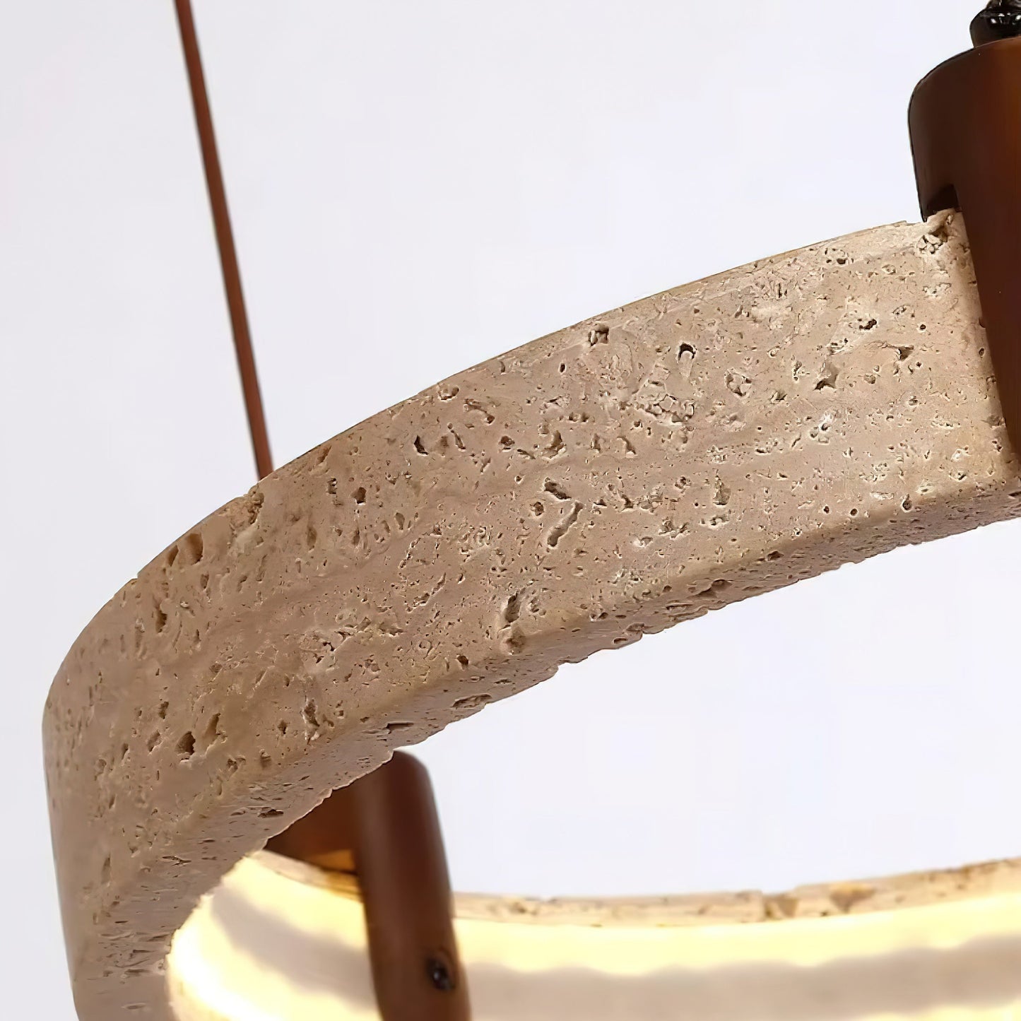 Travertijn Ring Kroonluchter – Natuursteen Hanglamp met Walnoot Hout en Geïntegreerde LED | Scandinavisch Design voor Woon- en Eetkamer