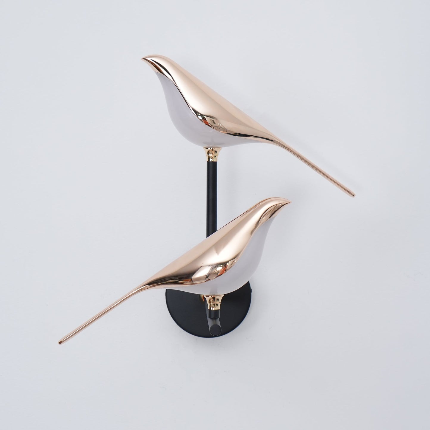 Wandlamp met Vogelmotief en Verstelbare Lamparmen – Zwart & Roségoud Design 1 of 2 Lichtpunten Magnetische Vogel Moderne Decoratieve Verlichting