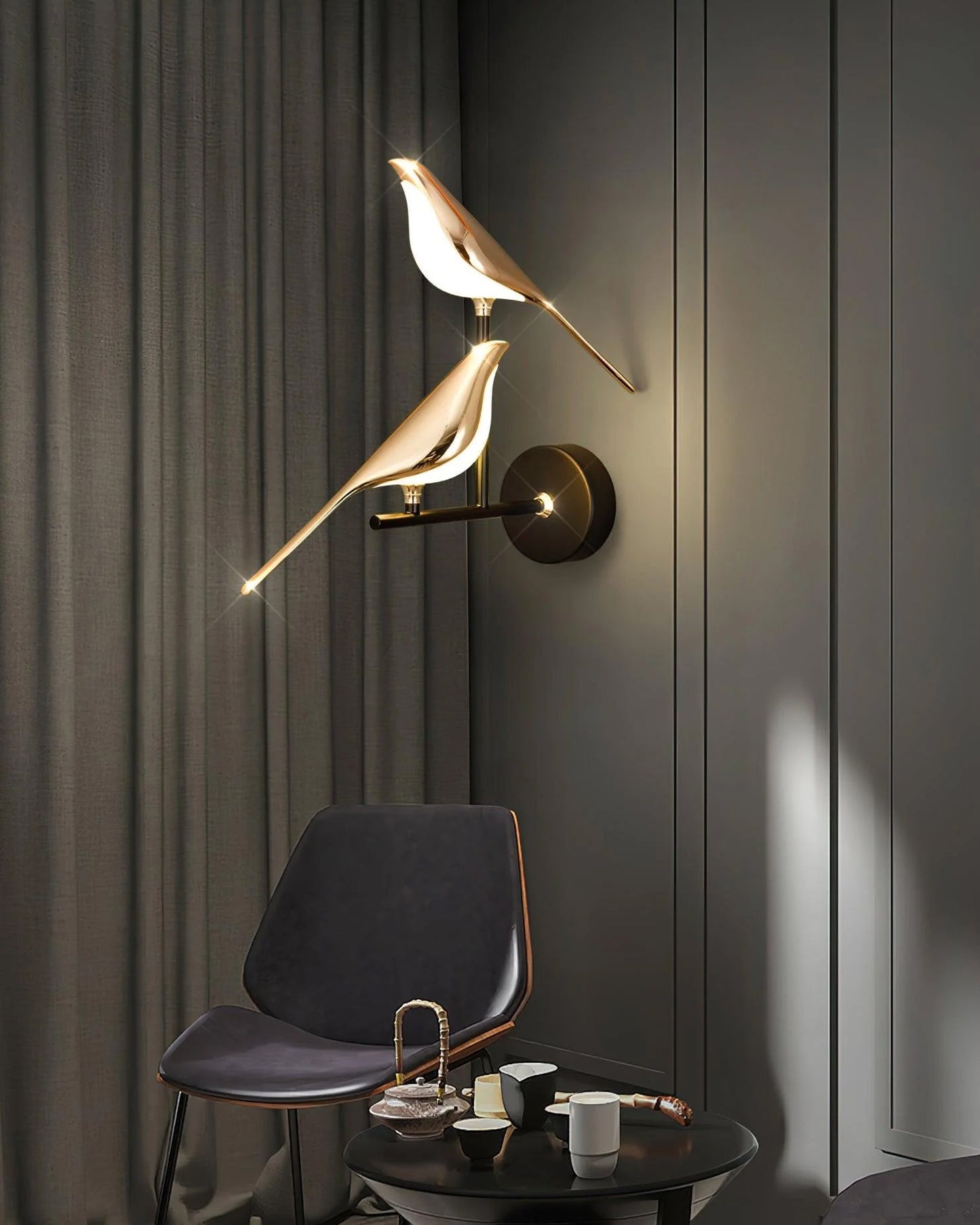 Wandlamp met Vogelmotief en Verstelbare Lamparmen – Zwart & Roségoud Design 1 of 2 Lichtpunten Magnetische Vogel Moderne Decoratieve Verlichting