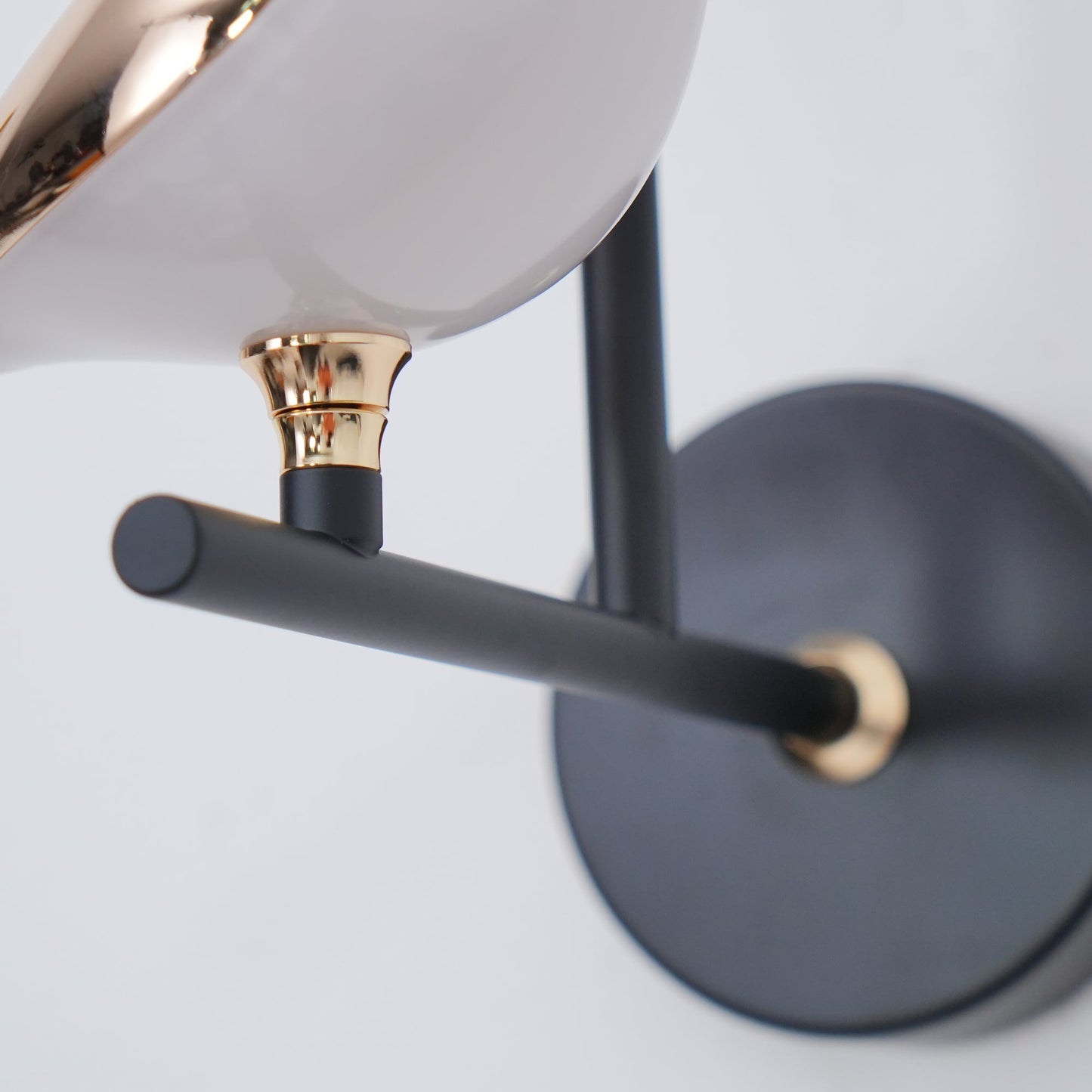 Wandlamp met Vogelmotief en Verstelbare Lamparmen – Zwart & Roségoud Design 1 of 2 Lichtpunten Magnetische Vogel Moderne Decoratieve Verlichting