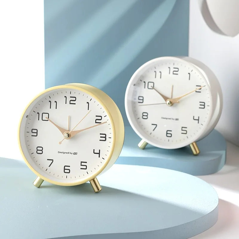 Tafelklok Scandinavisch Stil Modern Design Metaal 12cm