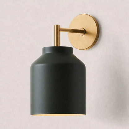 Wandlamp met Melkglazen Kap en Metalen Accenten Minimalistisch Design Sfeerlamp Hal Gang Slaapkamer