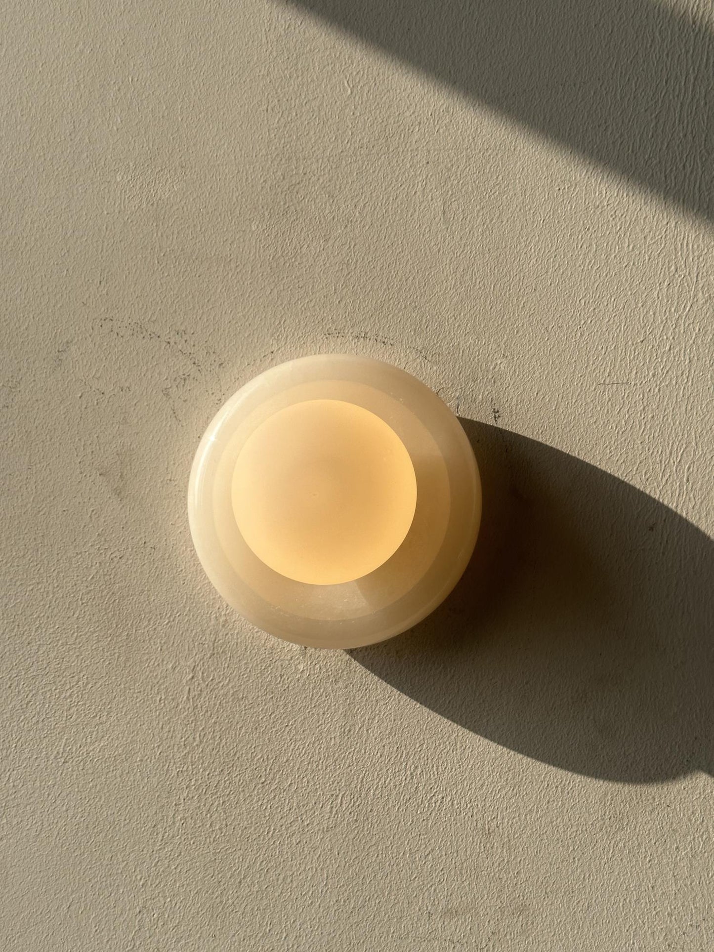 Ronde Jade Wandlamp met Glazen Kap – Luxe Natuursteen Design Verlichting 14 cm