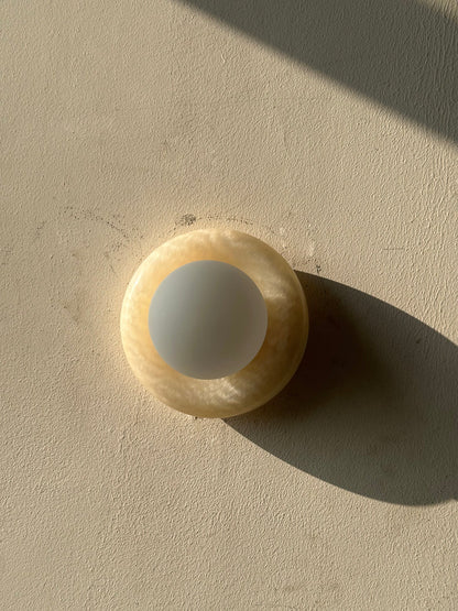 Ronde Jade Wandlamp met Glazen Kap – Luxe Natuursteen Design Verlichting 14 cm