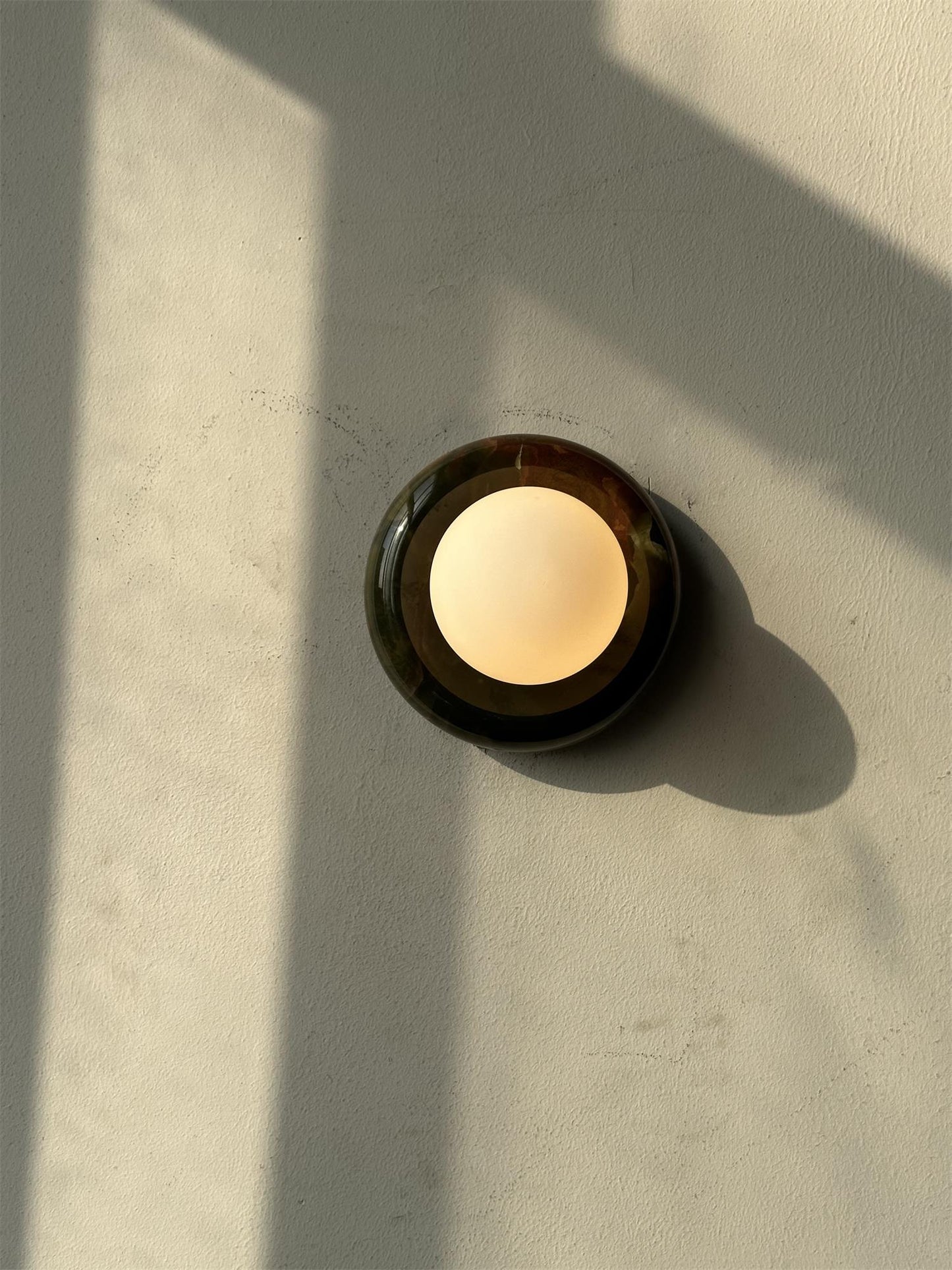 Ronde Jade Wandlamp met Glazen Kap – Luxe Natuursteen Design Verlichting 14 cm