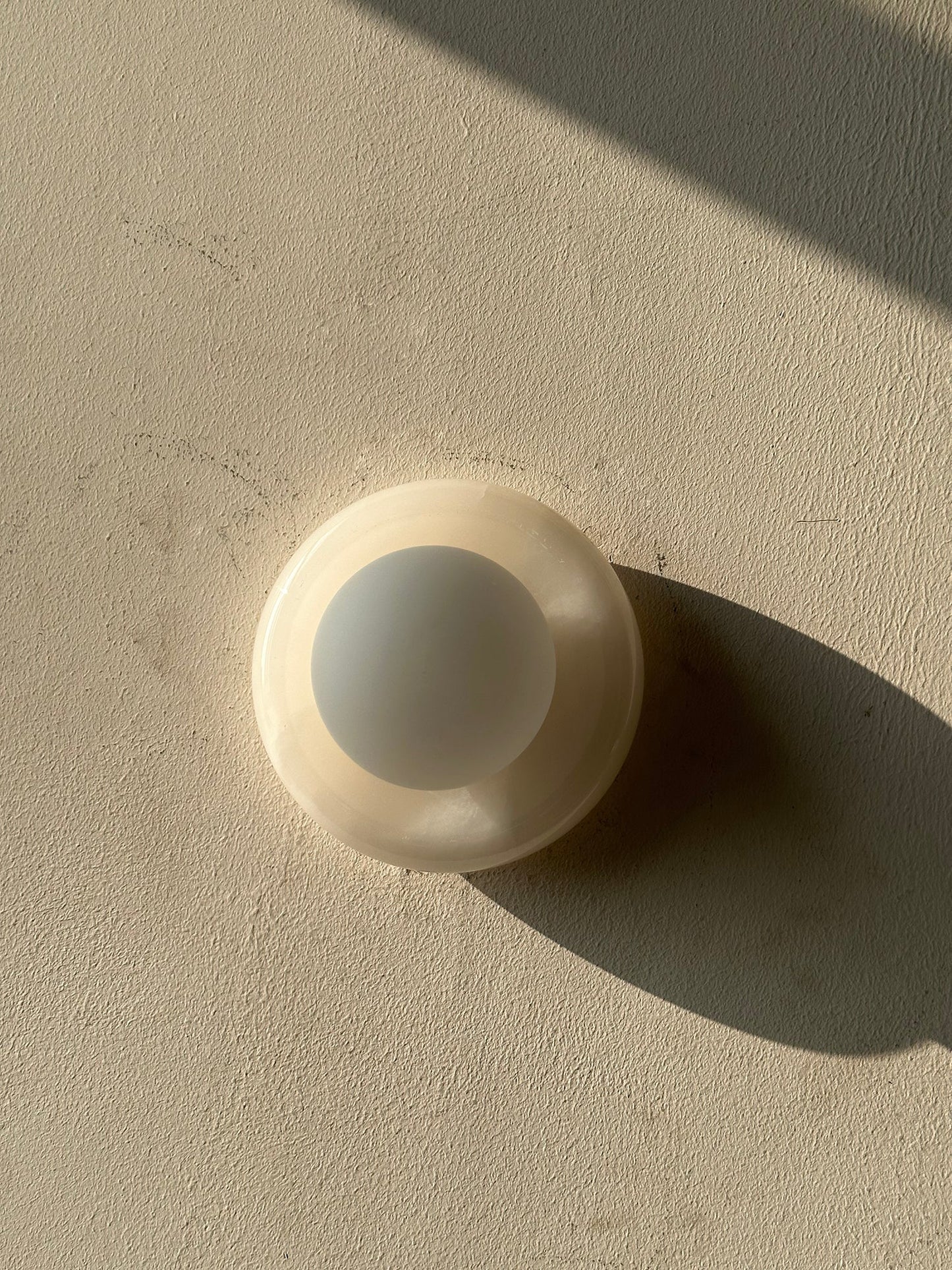 Ronde Jade Wandlamp met Glazen Kap – Luxe Natuursteen Design Verlichting 14 cm