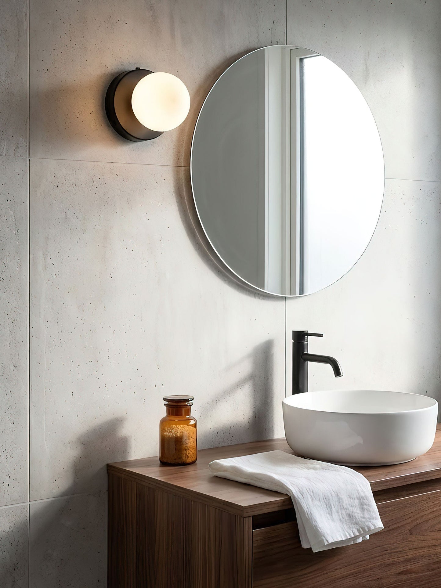 Nuvol Wandlamp — Metalen Wandspot met Glazen Bol ø12cm — Compacte Wandverlichting in 5 Kleuren