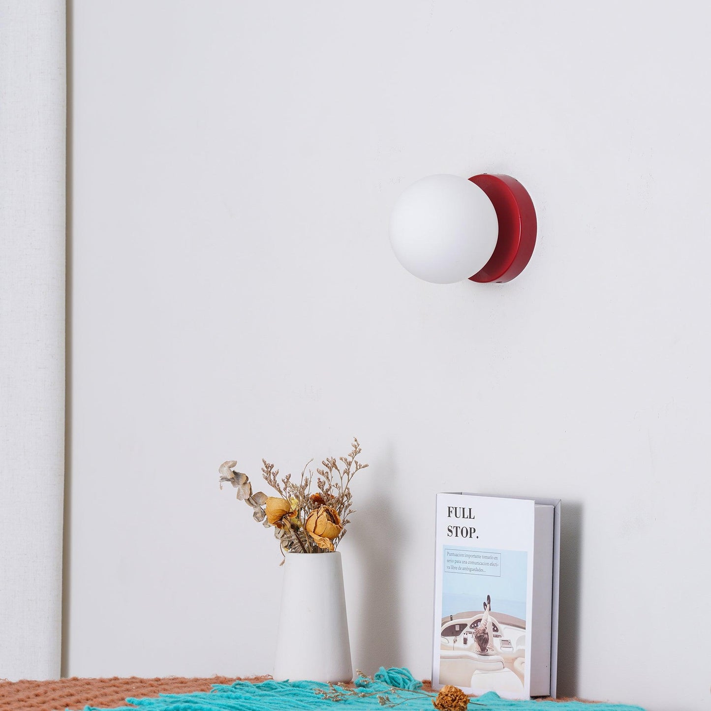 Nuvol Wandlamp — Metalen Wandspot met Glazen Bol ø12cm — Compacte Wandverlichting in 5 Kleuren