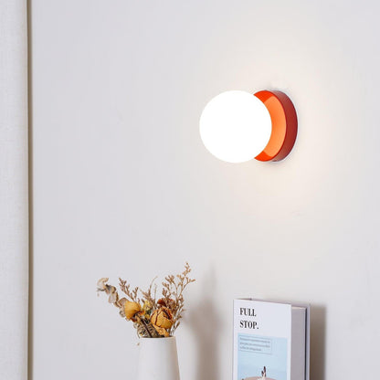 Nuvol Wandlamp — Metalen Wandspot met Glazen Bol ø12cm — Compacte Wandverlichting in 5 Kleuren
