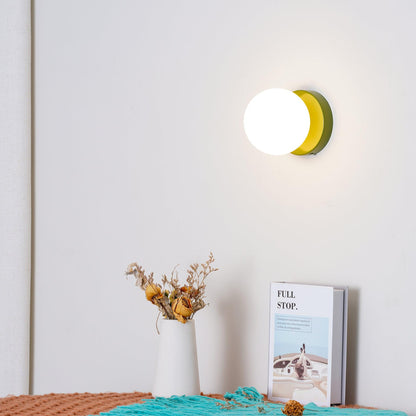 Nuvol Wandlamp — Metalen Wandspot met Glazen Bol ø12cm — Compacte Wandverlichting in 5 Kleuren