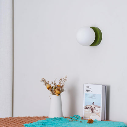 Nuvol Wandlamp — Metalen Wandspot met Glazen Bol ø12cm — Compacte Wandverlichting in 5 Kleuren