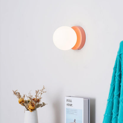 Nuvol Wandlamp — Metalen Wandspot met Glazen Bol ø12cm — Compacte Wandverlichting in 5 Kleuren