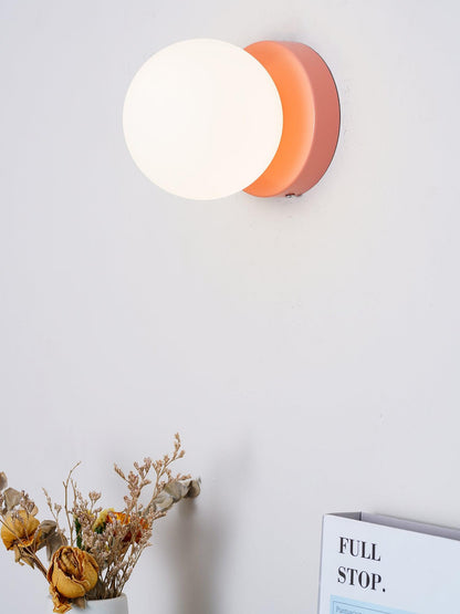 Nuvol Wandlamp — Metalen Wandspot met Glazen Bol ø12cm — Compacte Wandverlichting in 5 Kleuren