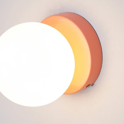 Nuvol Wandlamp — Metalen Wandspot met Glazen Bol ø12cm — Compacte Wandverlichting in 5 Kleuren