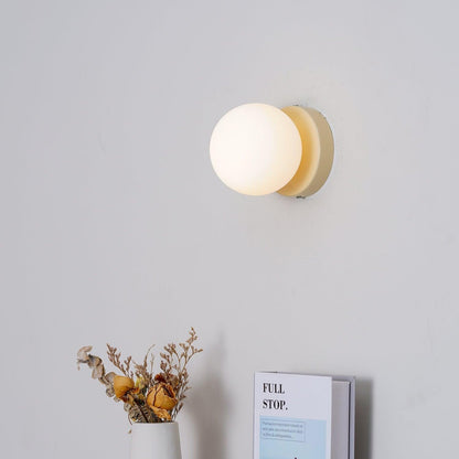 Nuvol Wandlamp — Metalen Wandspot met Glazen Bol ø12cm — Compacte Wandverlichting in 5 Kleuren
