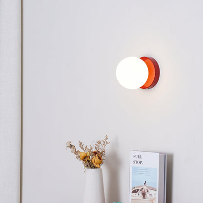 Nuvol Wandlamp — Metalen Wandspot met Glazen Bol ø12cm — Compacte Wandverlichting in 5 Kleuren