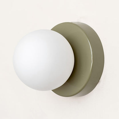 Nuvol Wandlamp — Metalen Wandspot met Glazen Bol ø12cm — Compacte Wandverlichting in 5 Kleuren