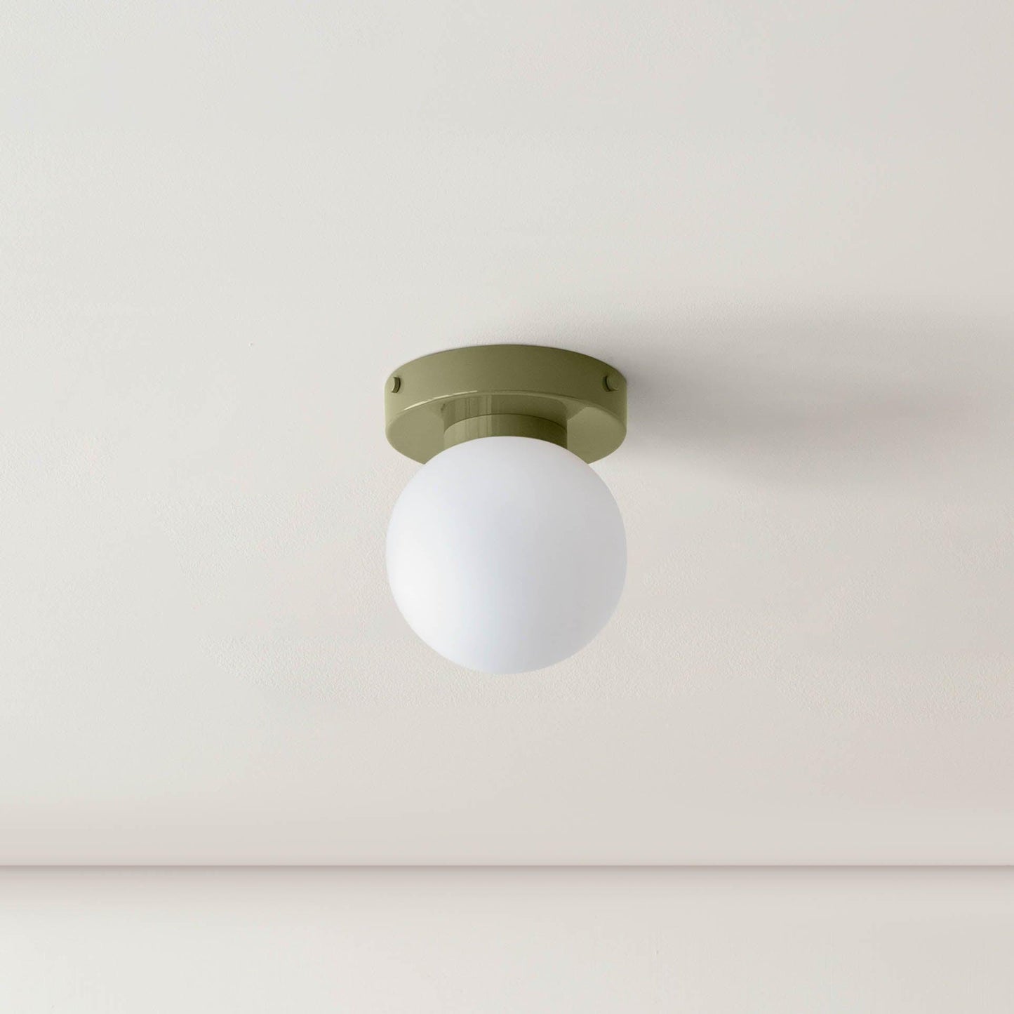 Nuvol Wandlamp — Metalen Wandspot met Glazen Bol ø12cm — Compacte Wandverlichting in 5 Kleuren