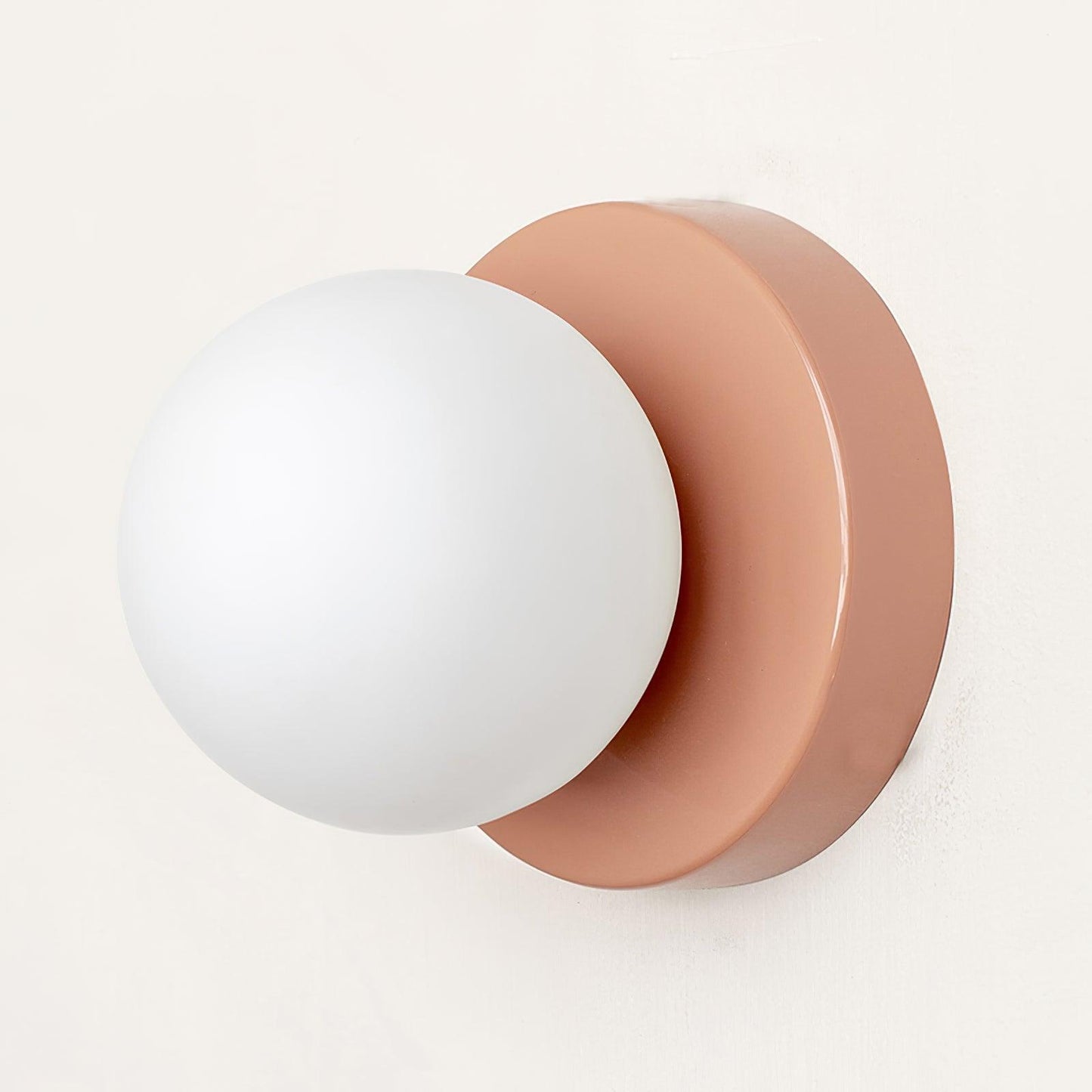 Nuvol Wandlamp — Metalen Wandspot met Glazen Bol ø12cm — Compacte Wandverlichting in 5 Kleuren
