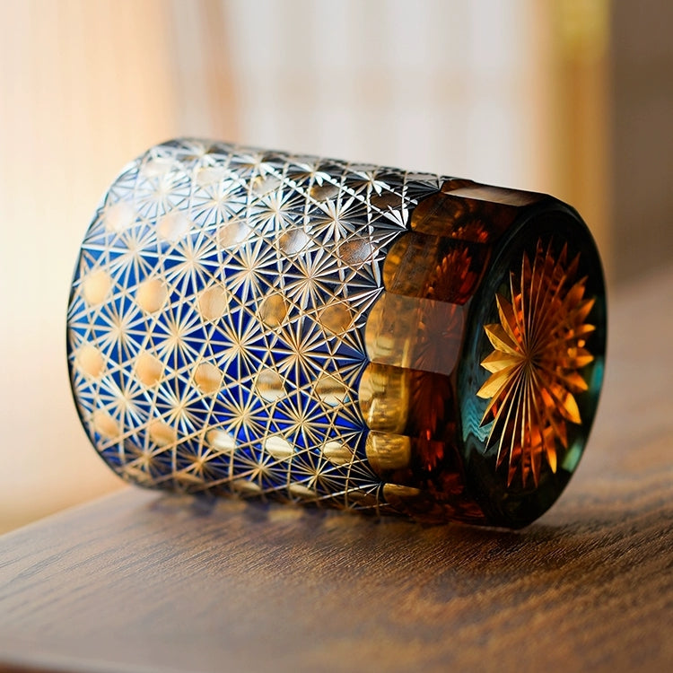 Handgeslepen Whiskeyglazen met Ster en Chrysant Patroon – Blauw Amber & Rood Amber – Inclusief Houten Doos