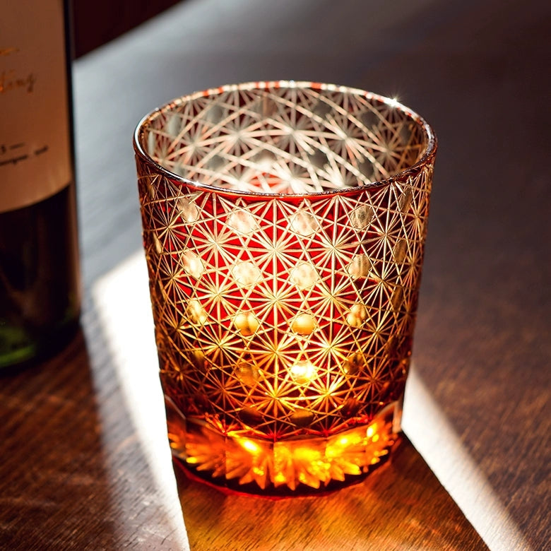 Handgeslepen Whiskeyglazen met Ster en Chrysant Patroon – Blauw Amber & Rood Amber – Inclusief Houten Doos