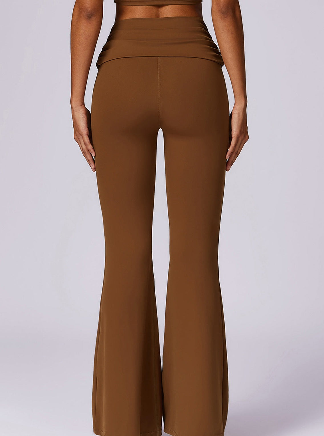 Hoge Taille Flared Broek Bruin Mokka Kleur → Hoge Taille Flared Broek in Bruine Mokka Tint - StudioMarella