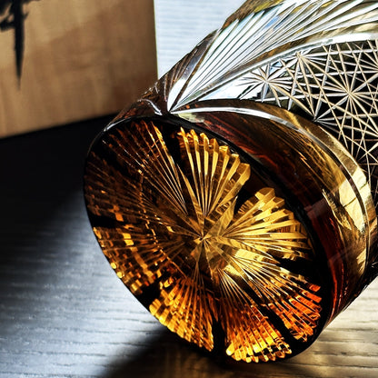 Whiskeyglas Edo Kiriko Kraanvogelveer Amber Handgemaakt Japans Kristal Houten Doos