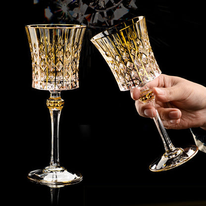 Kristallen Wijnglazen met Karaf & Gouden Wijnrank — Elegante Set in Lederen Koffer