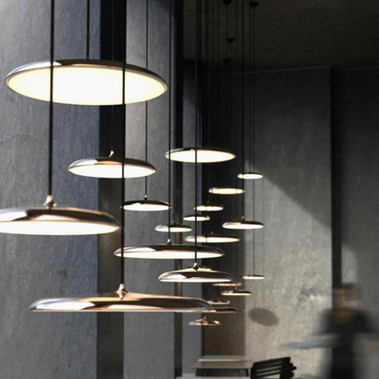 Scandinavische ultradunne schijfvormige hanglamp met diffuus ledlicht voor moderne interieurs