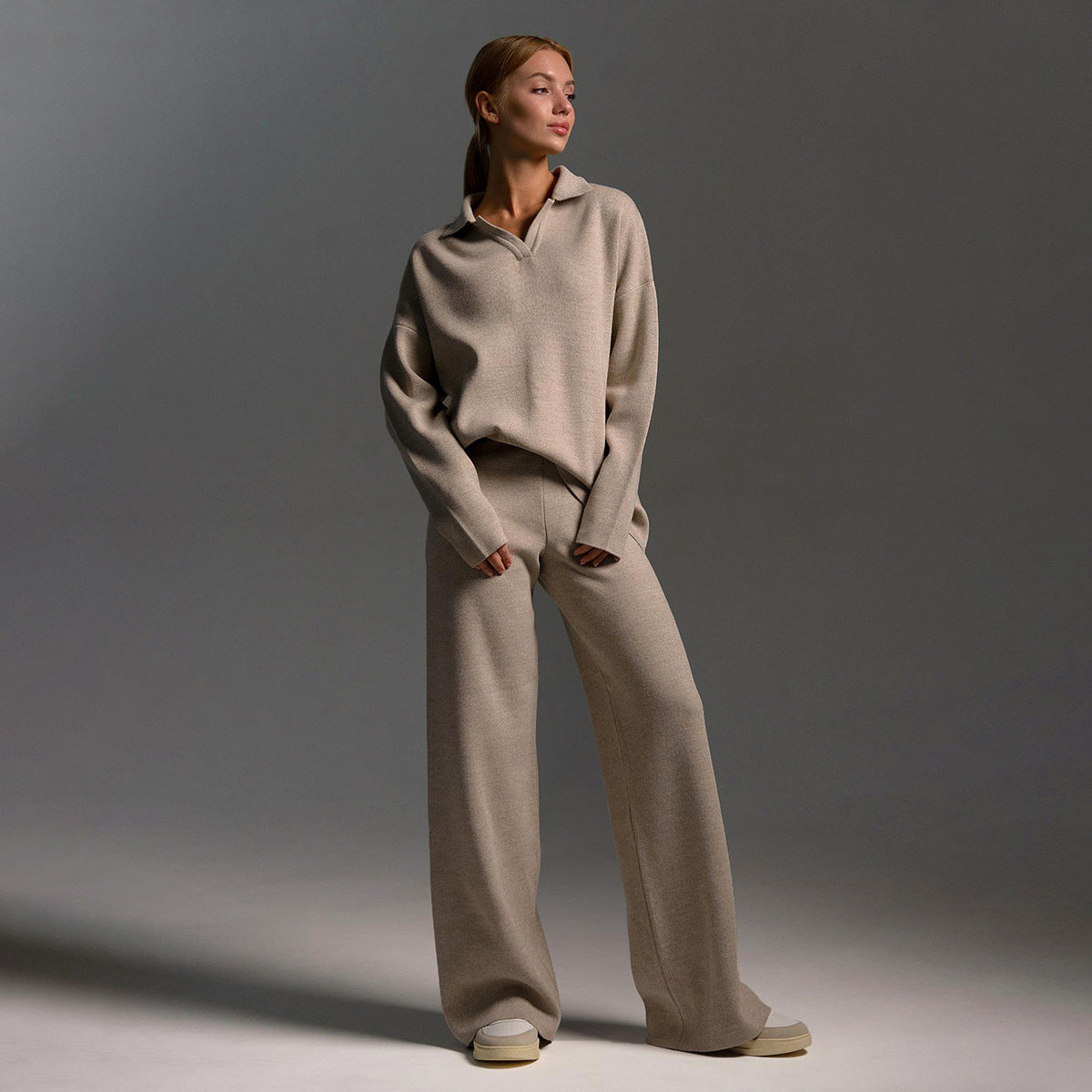 Dames Lounge Set Zandkleur Oversized Sweater en Wijde Broek - StudioMarella