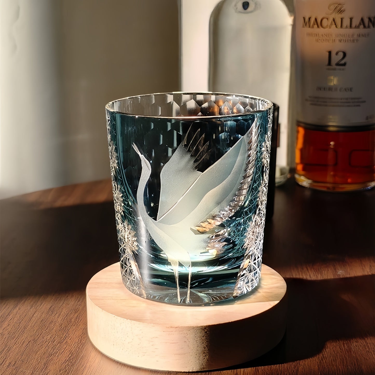 Japans Whiskyglas met Kraanmotief en Houten Presentatiebox – Handgeslepen Kristal voor Whiskyliefhebbers