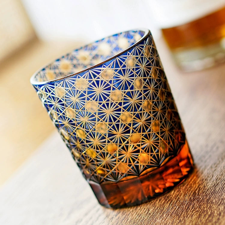 Handgeslepen Whiskeyglazen met Ster en Chrysant Patroon – Blauw Amber & Rood Amber – Inclusief Houten Doos