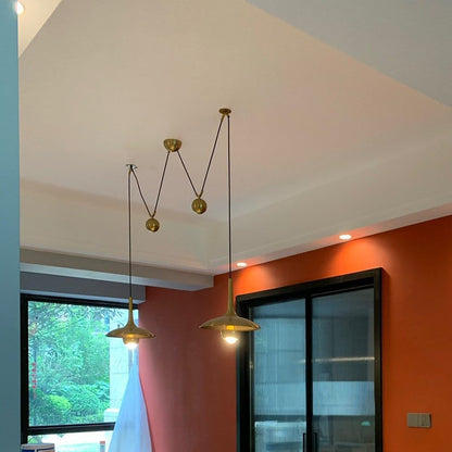 Verstelbare Hanglamp Onos – Hoogte-instelbaar met Tegengewichtbal – Chroom of Goud Metaal – Vintage 1970s Design – Retro Pendelverlichting voor Eettafel en Keukeneiland