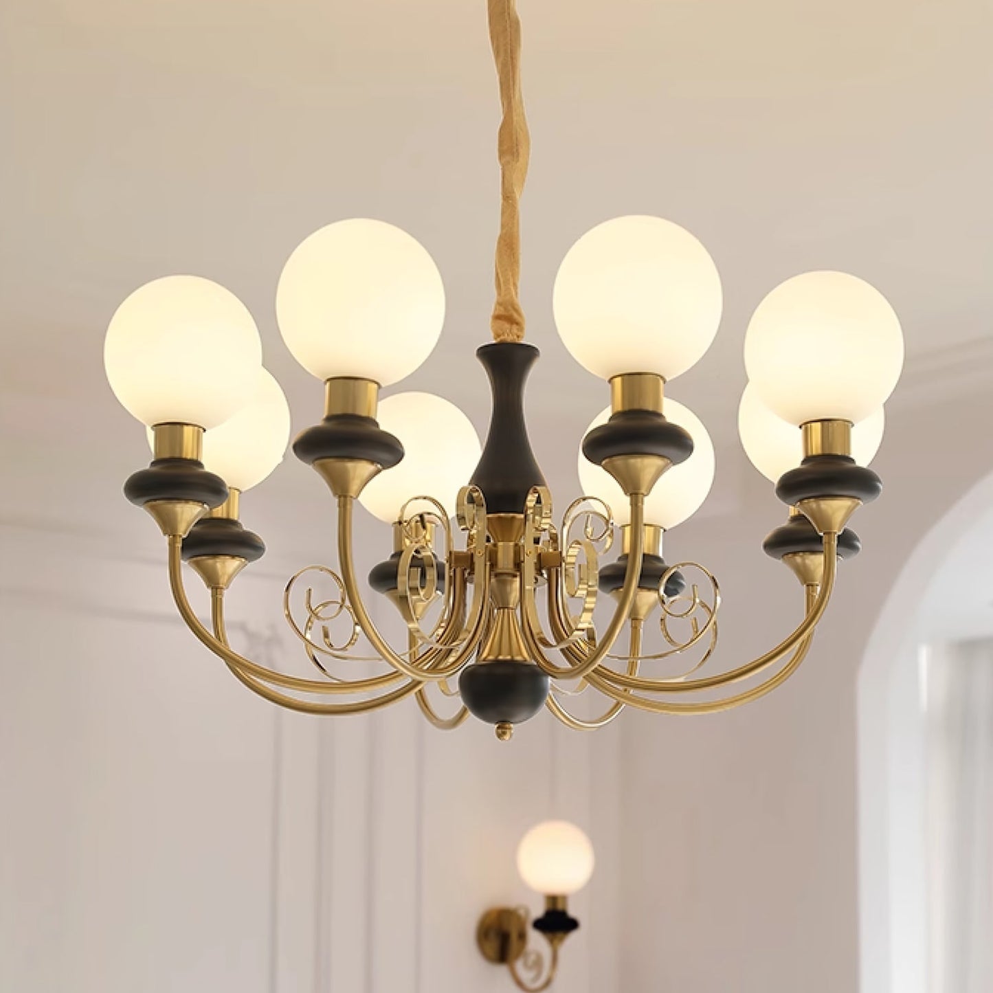 Kroonluchter met Groene Glazen Kappen en Gouden of Zwarte Afwerking – Luxe Hanglamp in 3, 5 of 8 Lichtpunten