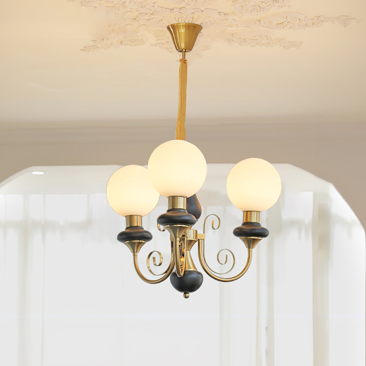 Kroonluchter met Groene Glazen Kappen en Gouden of Zwarte Afwerking – Luxe Hanglamp in 3, 5 of 8 Lichtpunten