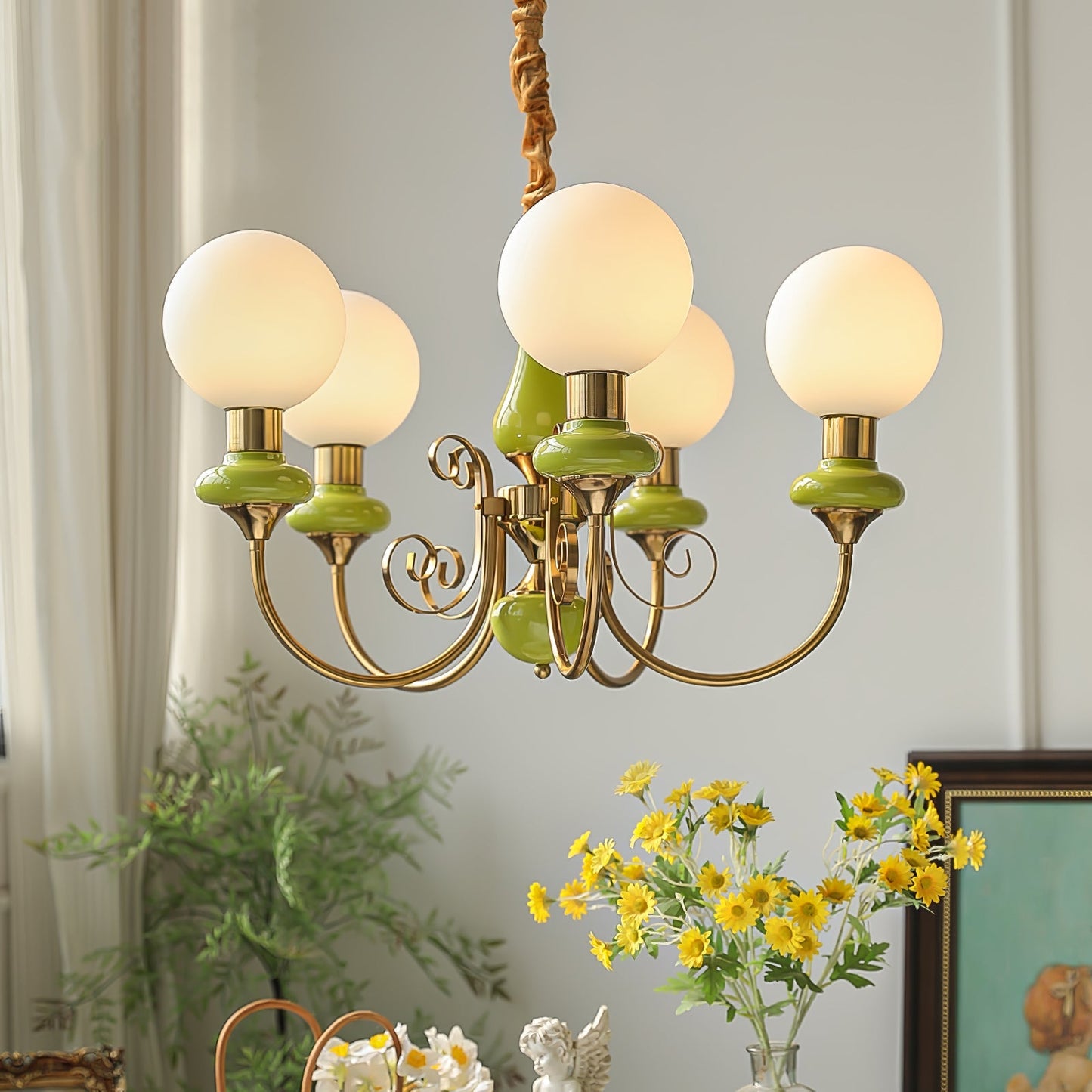 Kroonluchter met Groene Glazen Kappen en Gouden of Zwarte Afwerking – Luxe Hanglamp in 3, 5 of 8 Lichtpunten