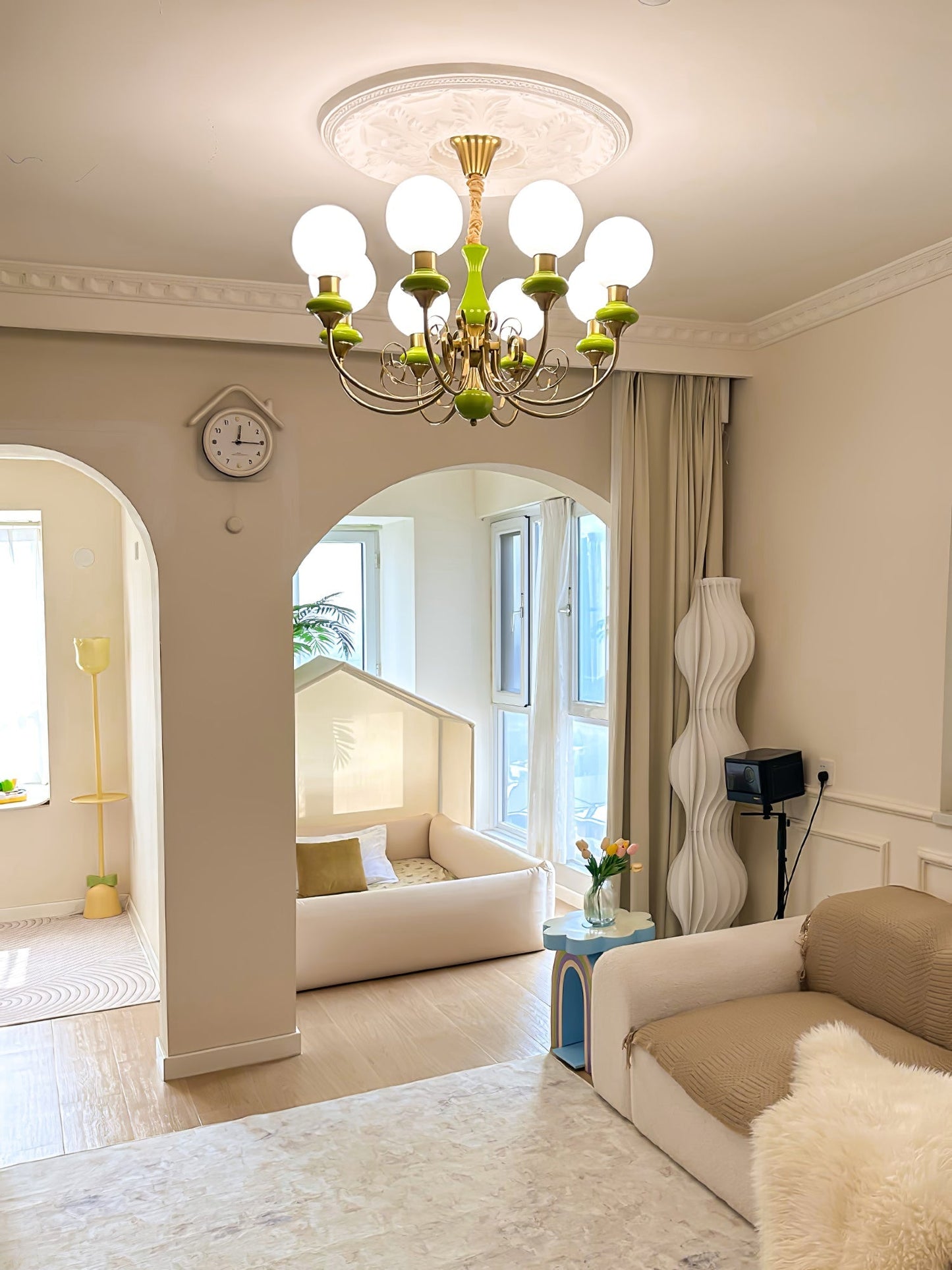 Kroonluchter met Groene Glazen Kappen en Gouden of Zwarte Afwerking – Luxe Hanglamp in 3, 5 of 8 Lichtpunten