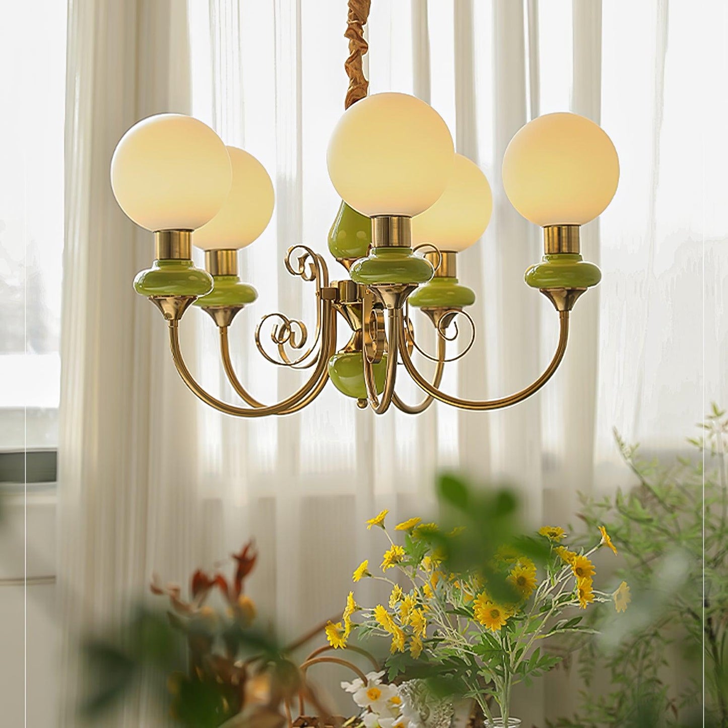 Kroonluchter met Groene Glazen Kappen en Gouden of Zwarte Afwerking – Luxe Hanglamp in 3, 5 of 8 Lichtpunten