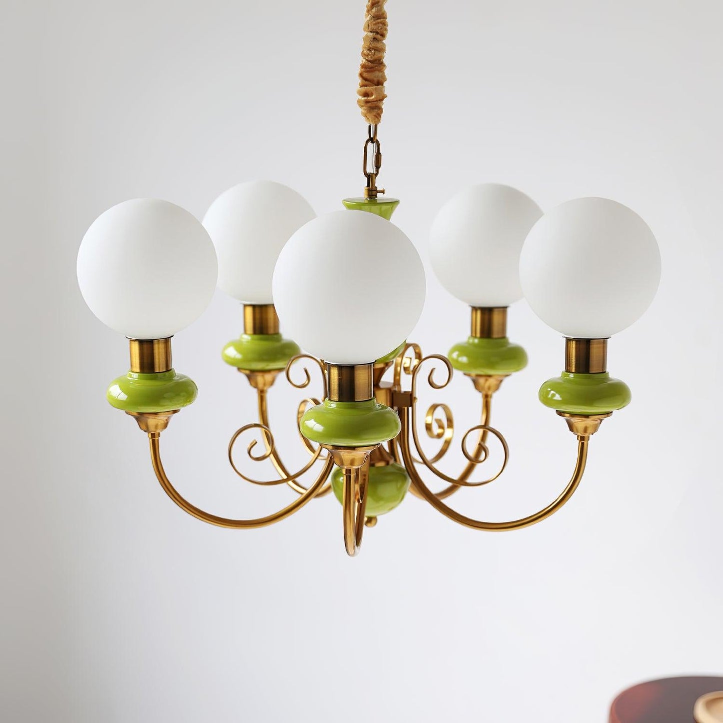 Kroonluchter met Groene Glazen Kappen en Gouden of Zwarte Afwerking – Luxe Hanglamp in 3, 5 of 8 Lichtpunten