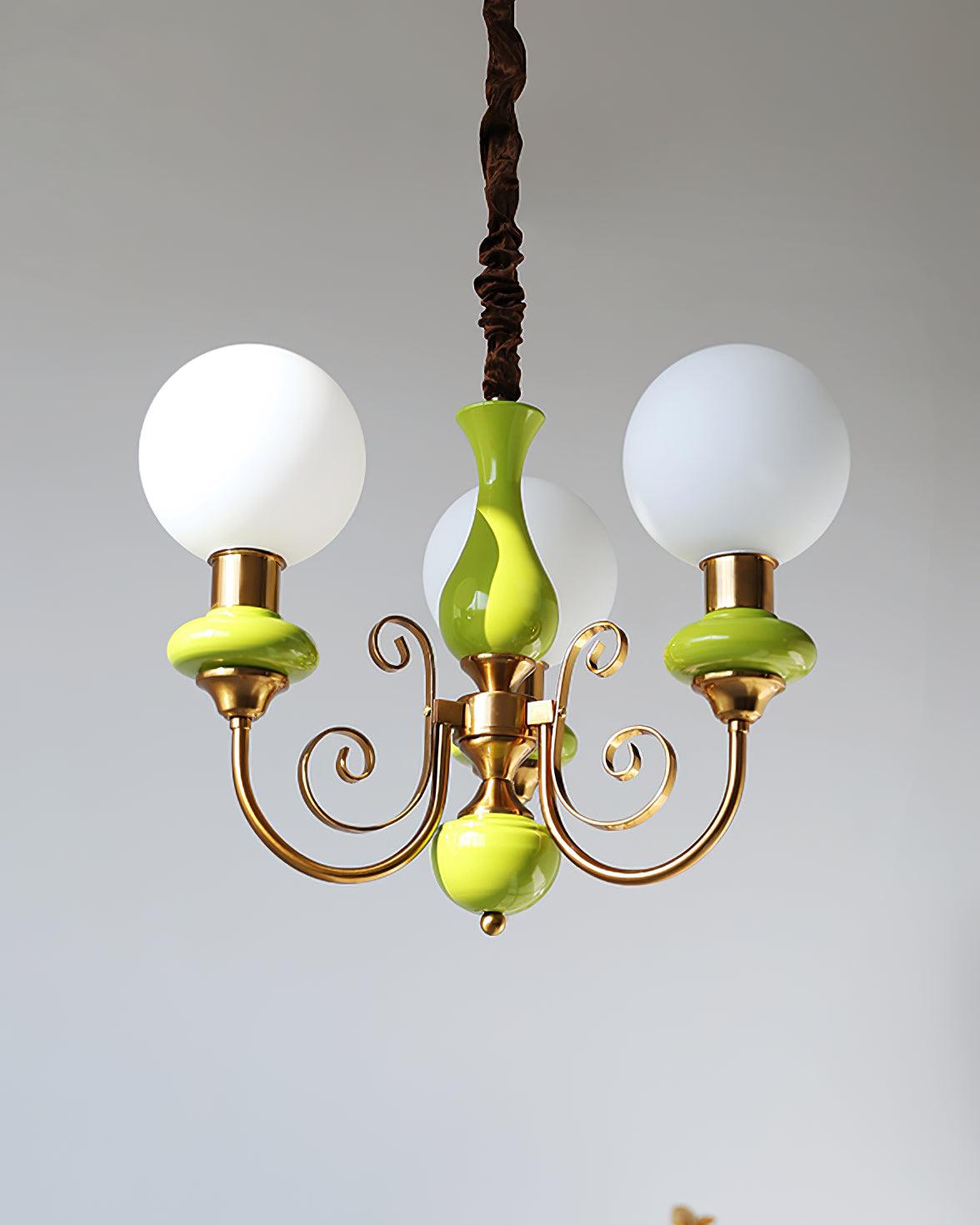 Kroonluchter met Groene Glazen Kappen en Gouden of Zwarte Afwerking – Luxe Hanglamp in 3, 5 of 8 Lichtpunten