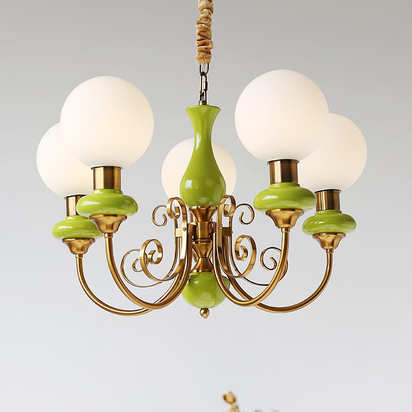 Kroonluchter met Groene Glazen Kappen en Gouden of Zwarte Afwerking – Luxe Hanglamp in 3, 5 of 8 Lichtpunten