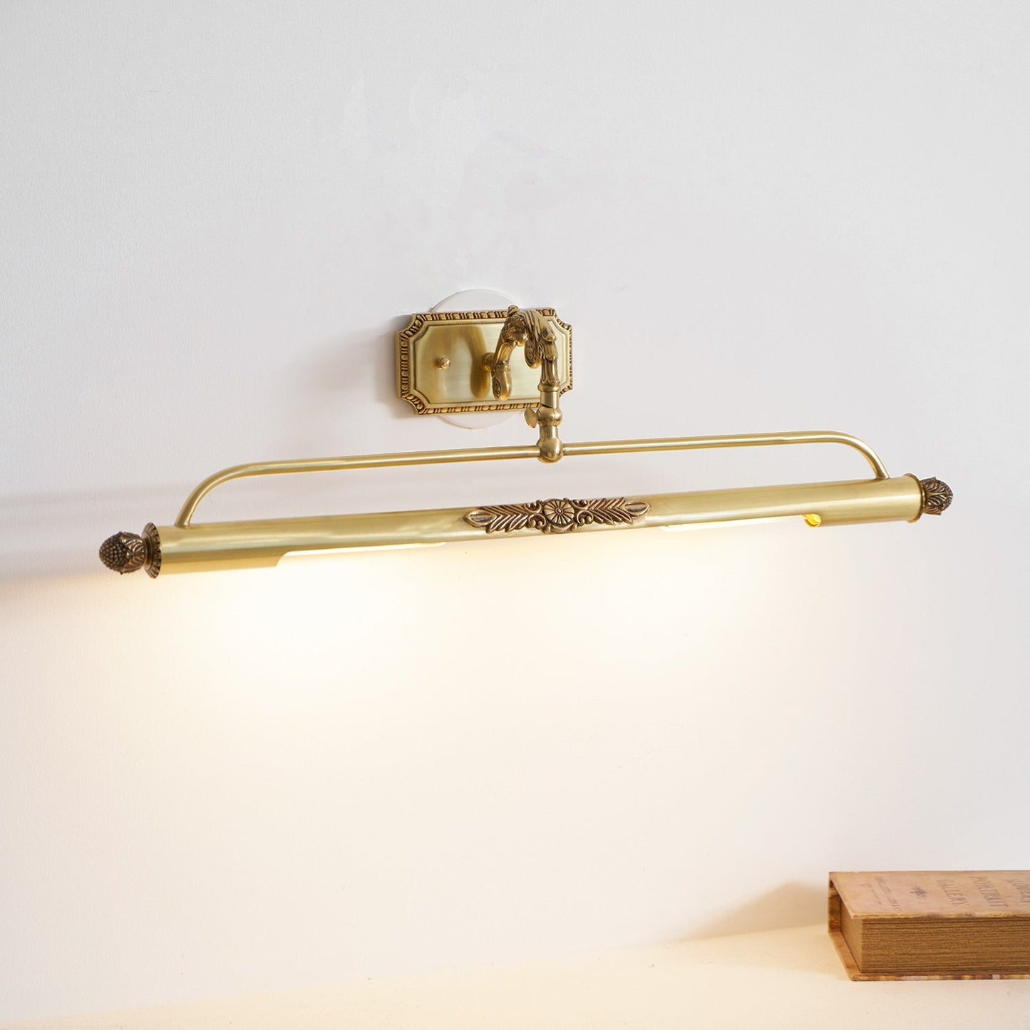 Messing Schilderij Wandlamp met Geïntegreerde Verlichting – Luxe Galerijverlichting in Antiek Messing
