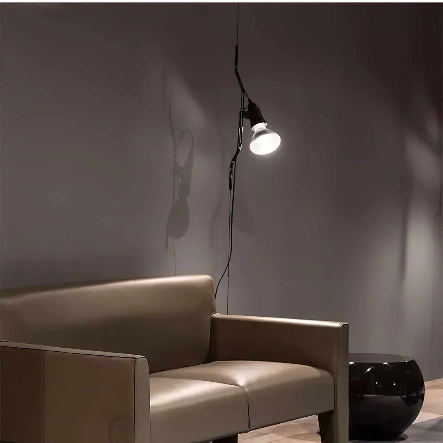 In Hoogte Verstelbare Hanglamp met Metalen Buiskap – Zwart/Wit/Rood