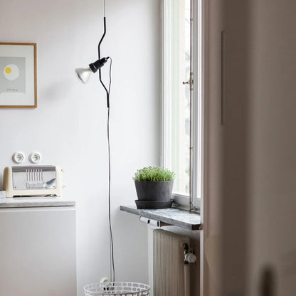 In Hoogte Verstelbare Hanglamp met Metalen Buiskap – Zwart/Wit/Rood
