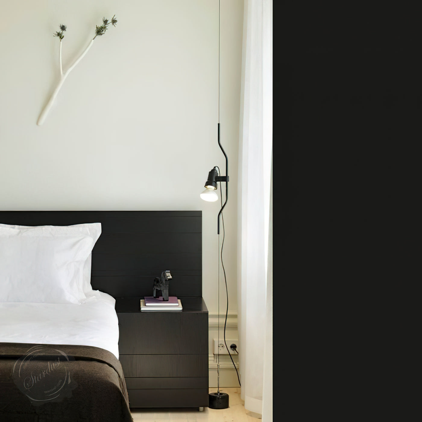 In Hoogte Verstelbare Hanglamp met Metalen Buiskap – Zwart/Wit/Rood