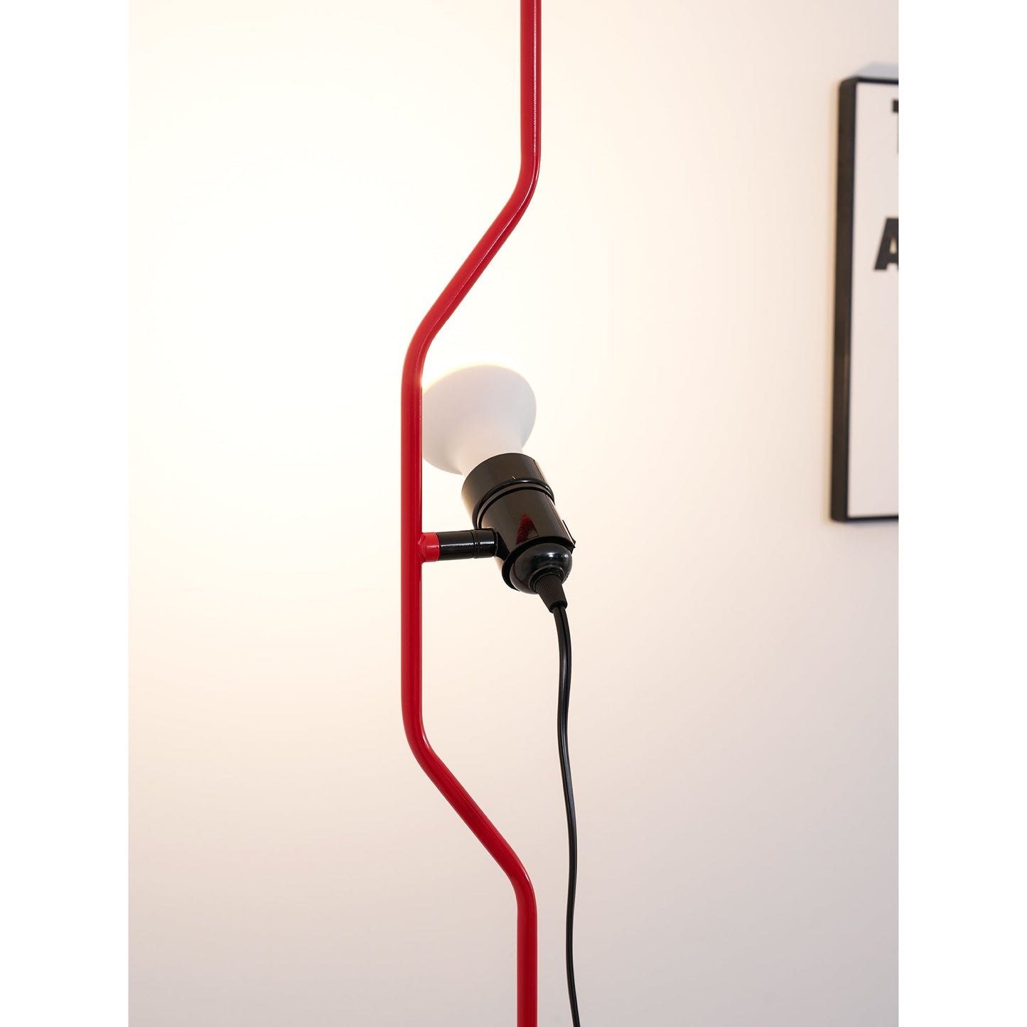 In Hoogte Verstelbare Hanglamp met Metalen Buiskap – Zwart/Wit/Rood