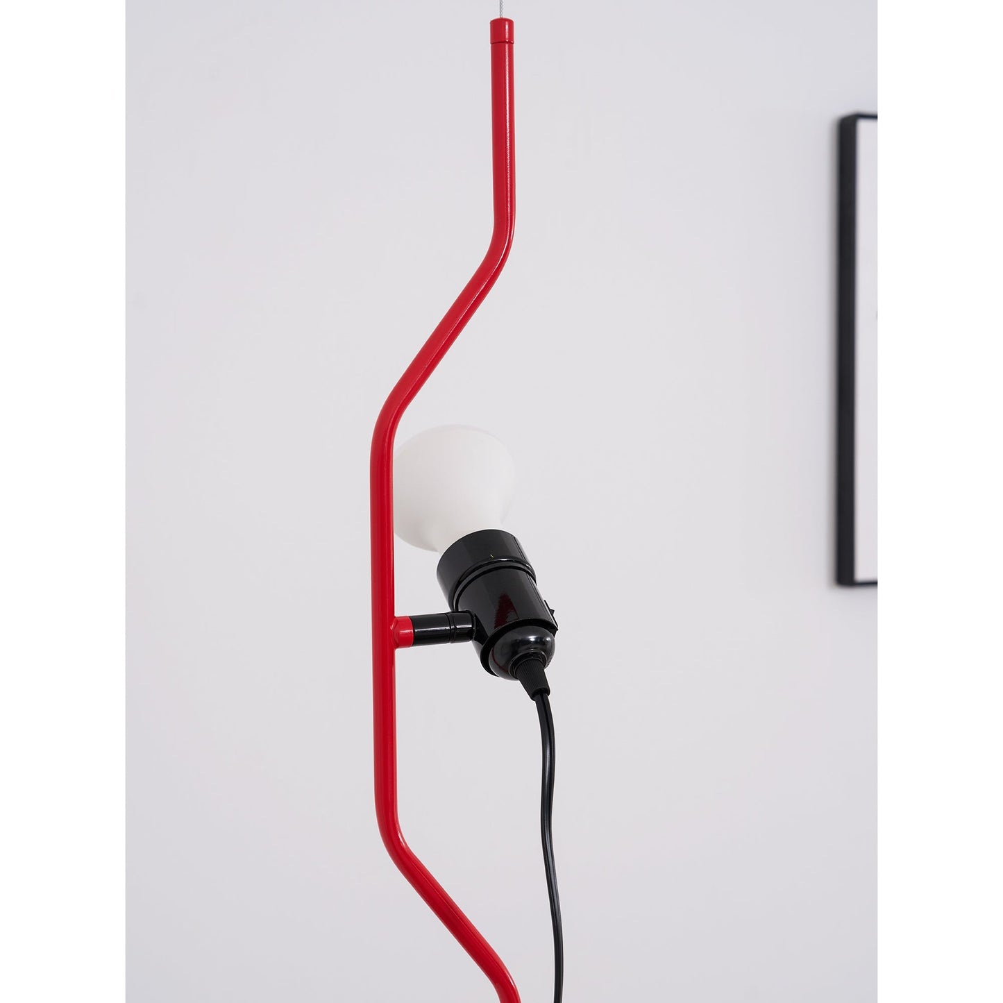 In Hoogte Verstelbare Hanglamp met Metalen Buiskap – Zwart/Wit/Rood
