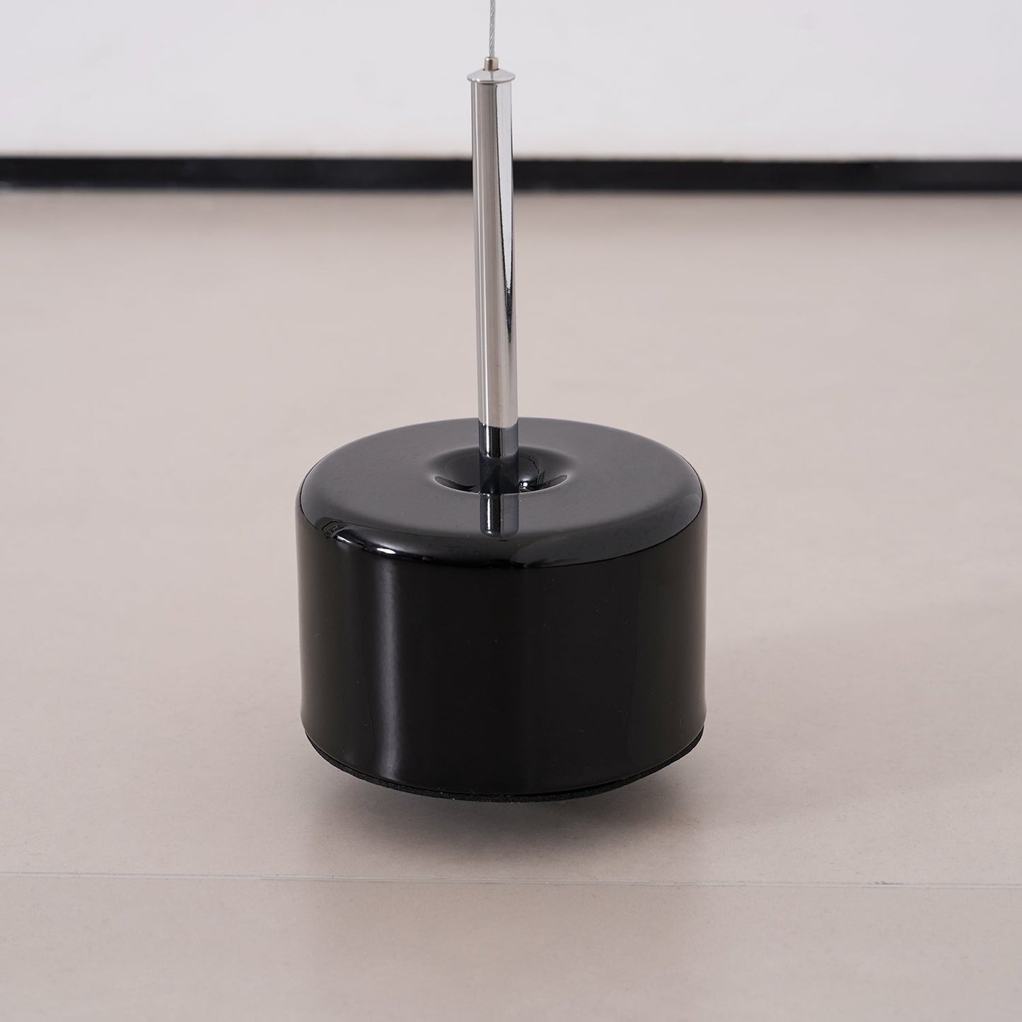 In Hoogte Verstelbare Hanglamp met Metalen Buiskap – Zwart/Wit/Rood
